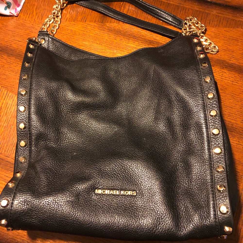Very gently used Michael Kors Leather Shoulder bag